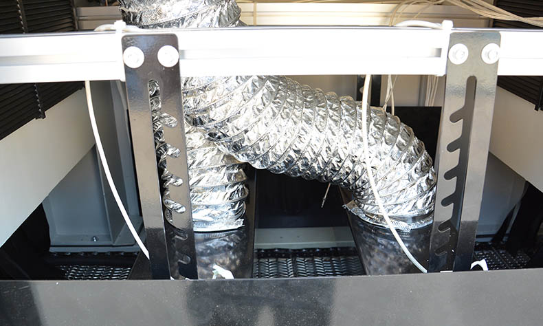 電腦小音箱外殼UV固化機.jpg 電腦小音箱外殼UV固化機.jpg